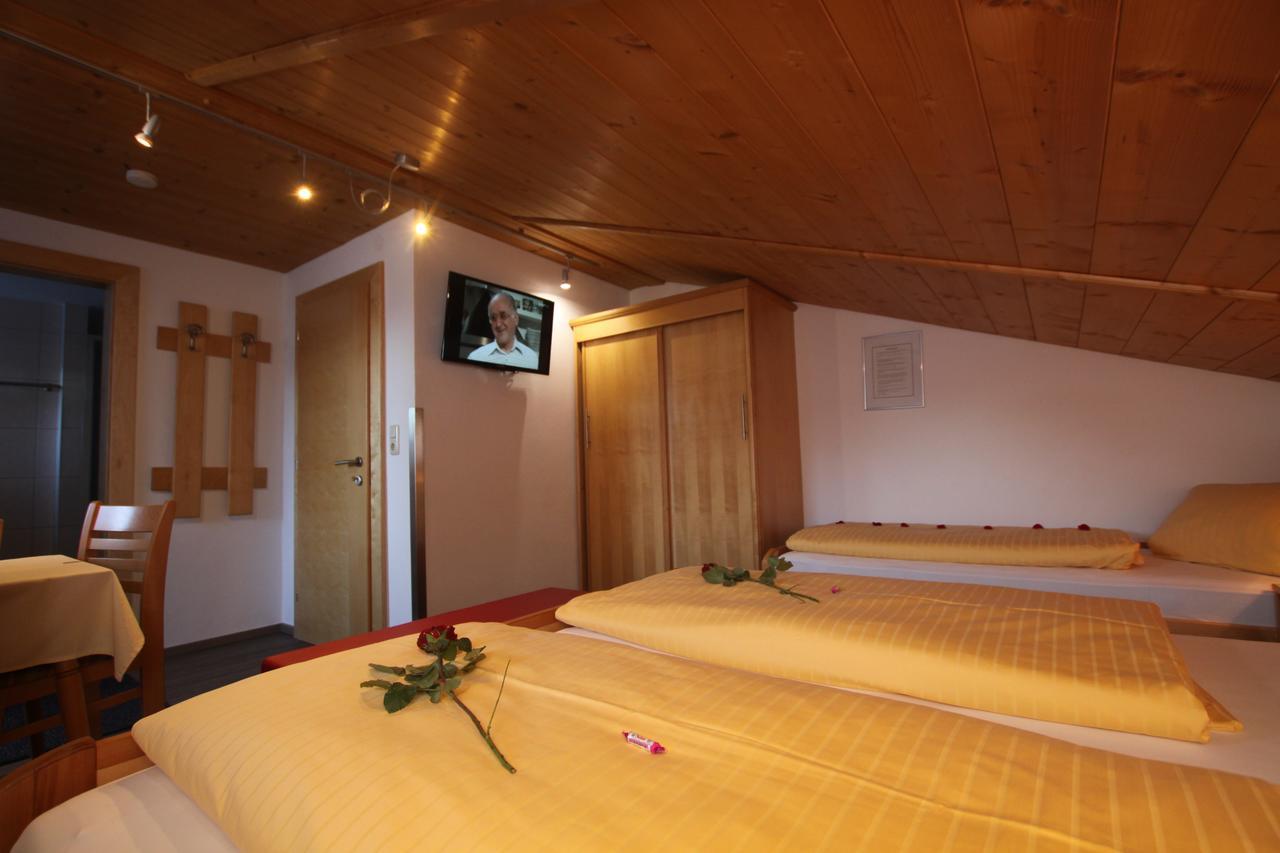Gaestehaus Alpina Санкт-Антон-ам-Арльберг Экстерьер фото