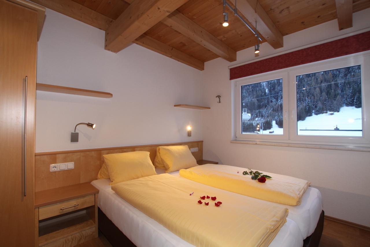 Gaestehaus Alpina Санкт-Антон-ам-Арльберг Экстерьер фото