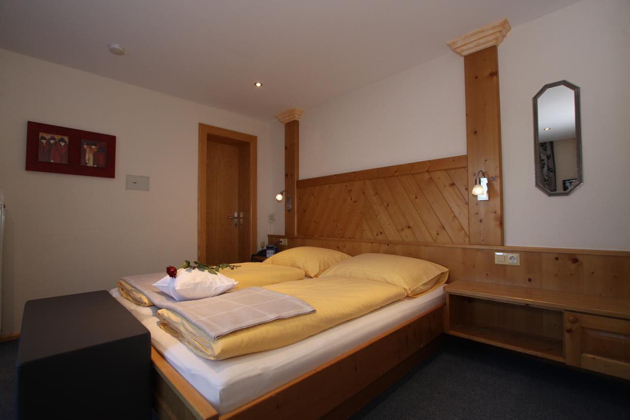 Gaestehaus Alpina Санкт-Антон-ам-Арльберг Экстерьер фото