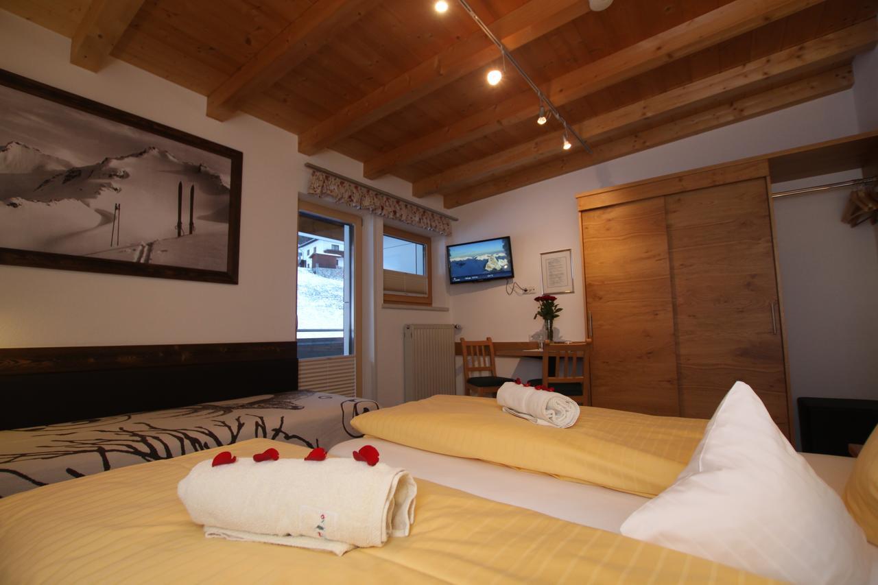 Gaestehaus Alpina Санкт-Антон-ам-Арльберг Экстерьер фото